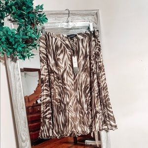 Talbots fit and flare crimped skirt